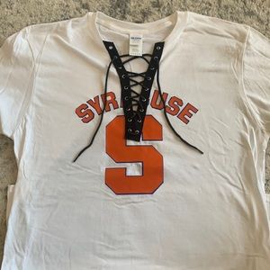 Syracuse lace up tee